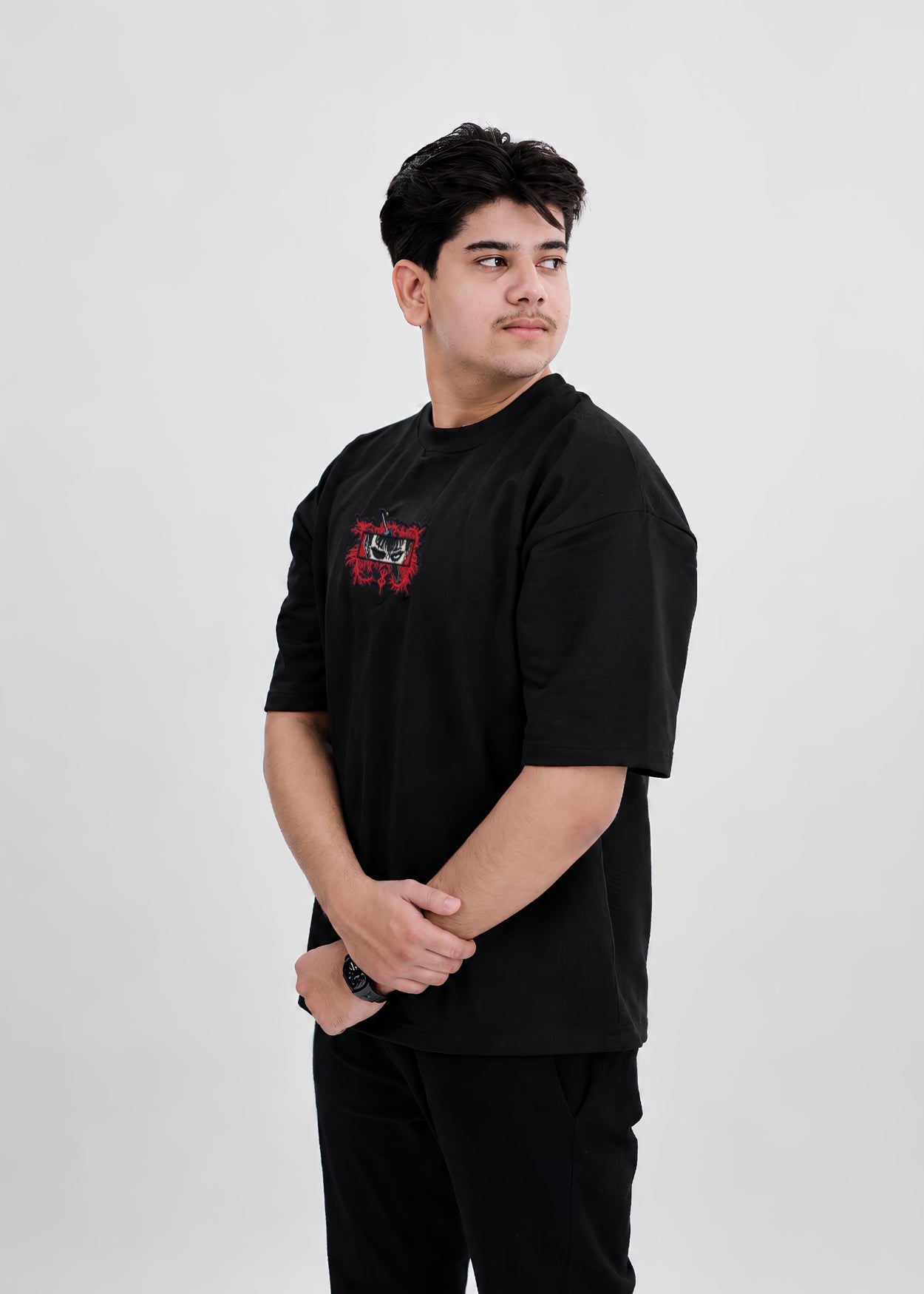 Embroidered Shadow Eyes Oversized T-Shirt - Black